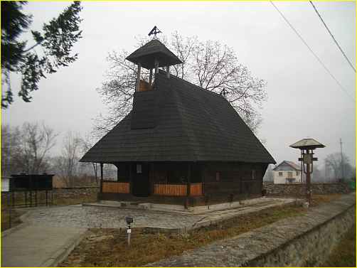 biserica din lemn din Frânţeşti